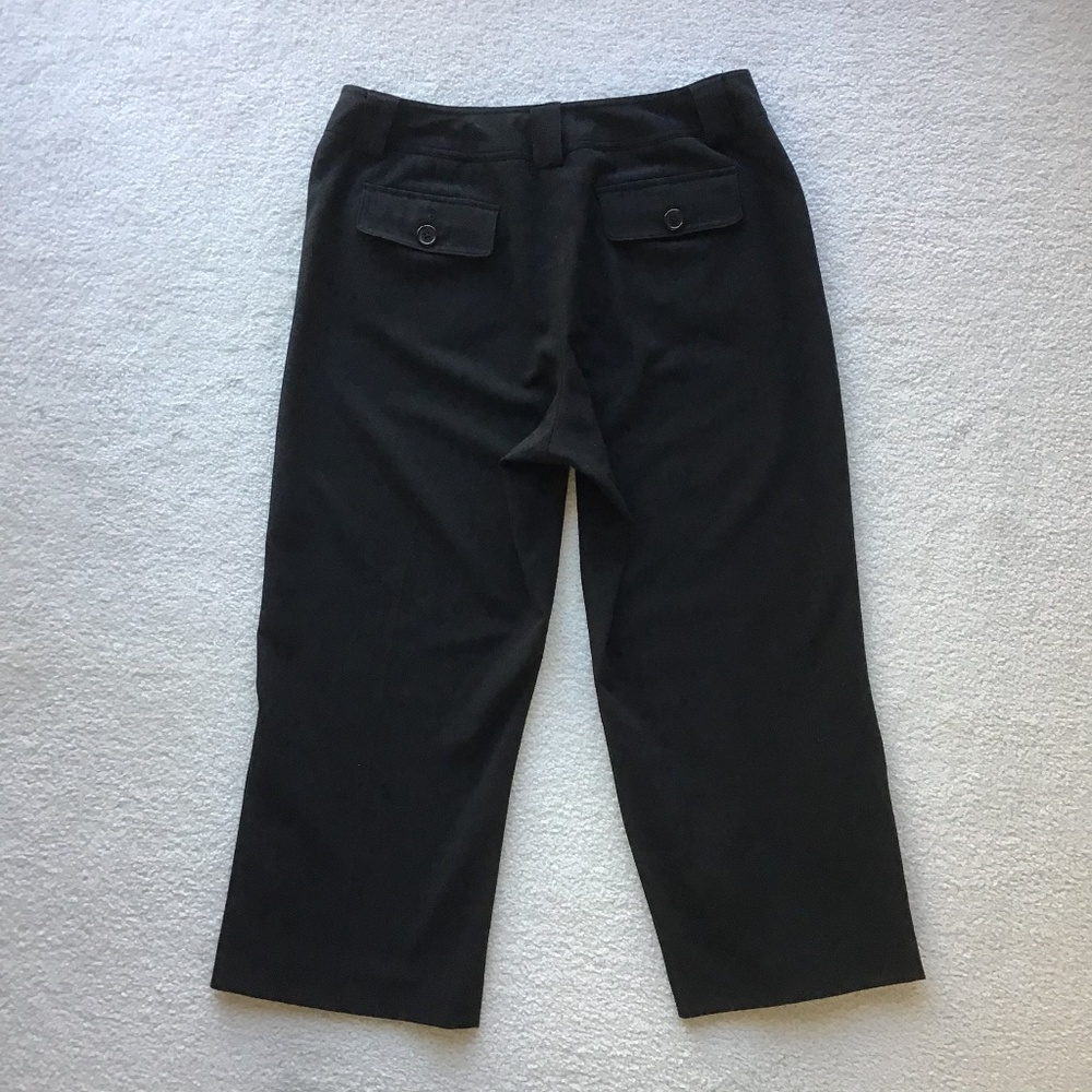 DRESS BARN SIZE 12 BLACK CAPRI PANTS
